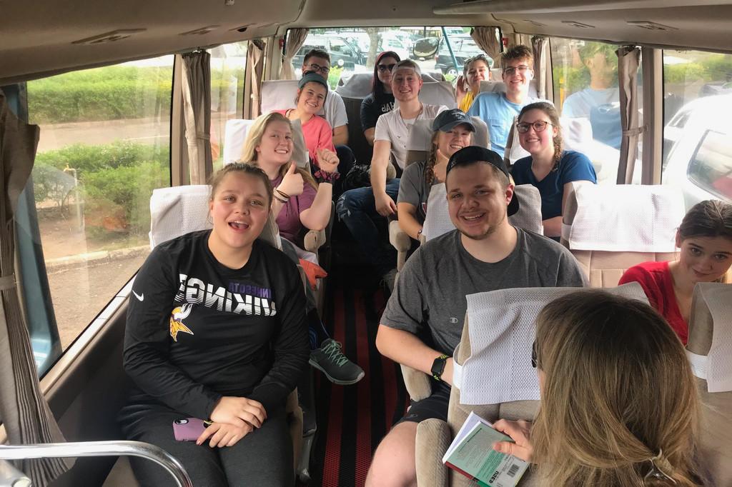 Students on a bus, ready for a day of exploration in 坦桑尼亚!